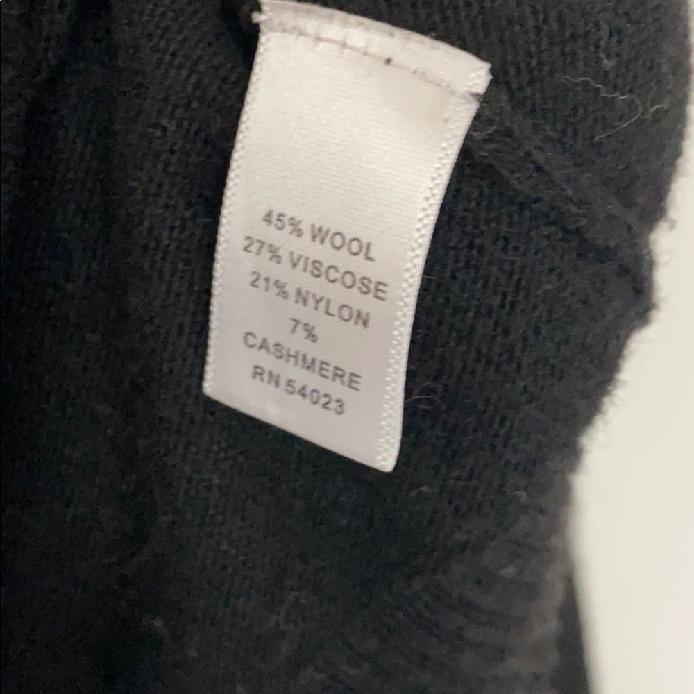 Black Banana Republic cardigan sweater - Picture 10 of 10